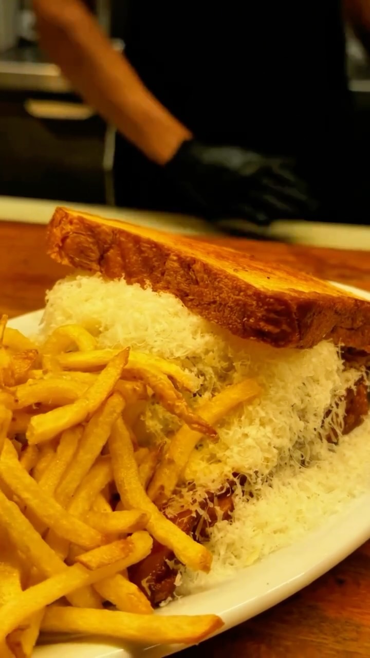 Carbon: burger 180g e cheddar