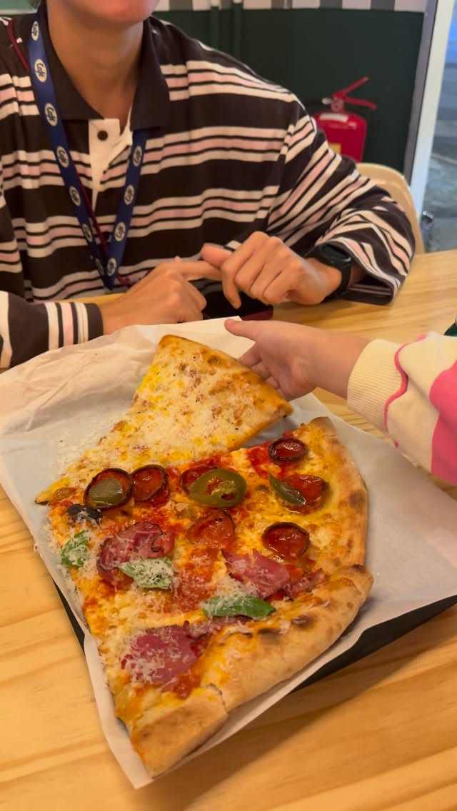 Pizza e açaí